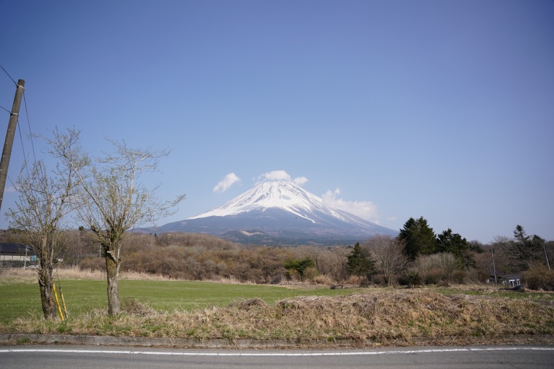 食事処まるきゅう付近からの富士山の写真