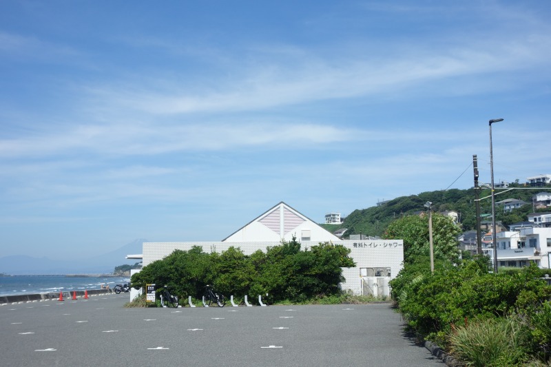 七里ガ浜パーク＆レールライド入口の目印