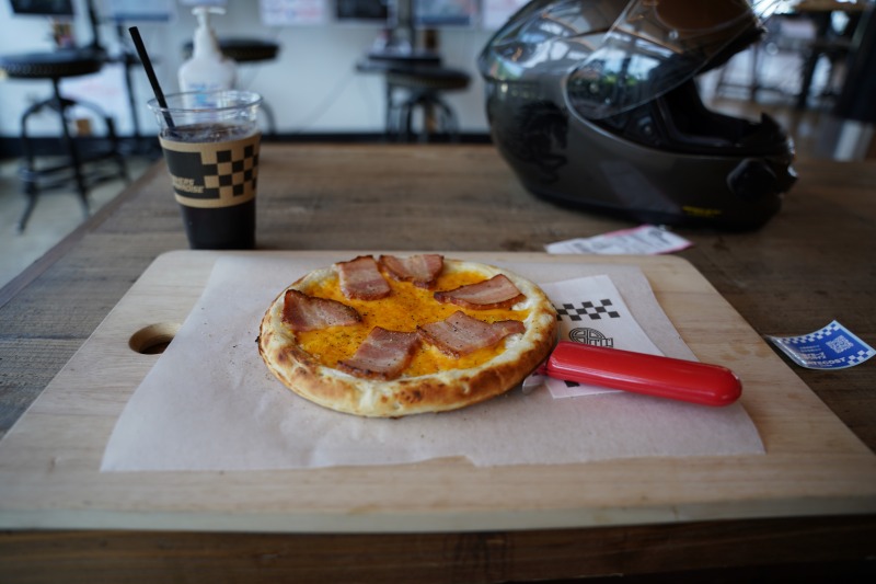 バイカーズパラダイス南箱根で食べたピザの写真