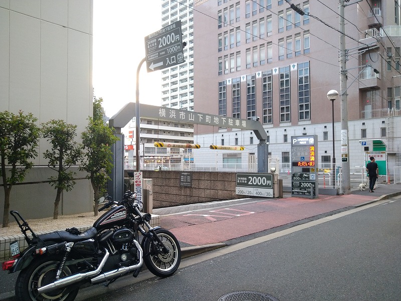 横浜市山下町地下駐車場の写真