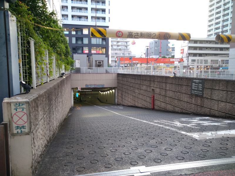 横浜市山下町地下駐車場の写真