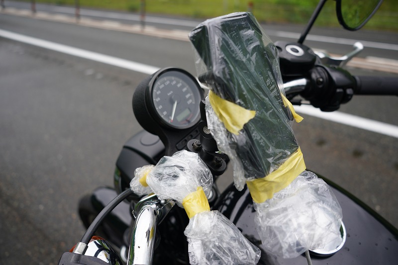 雨降ってきました、、