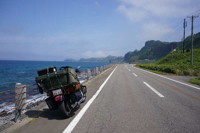 神威岬への道