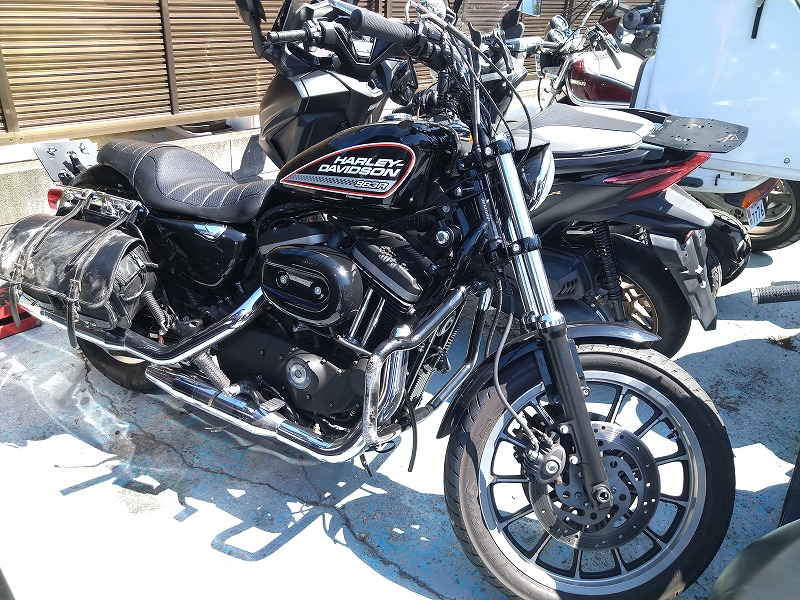 追突された883R