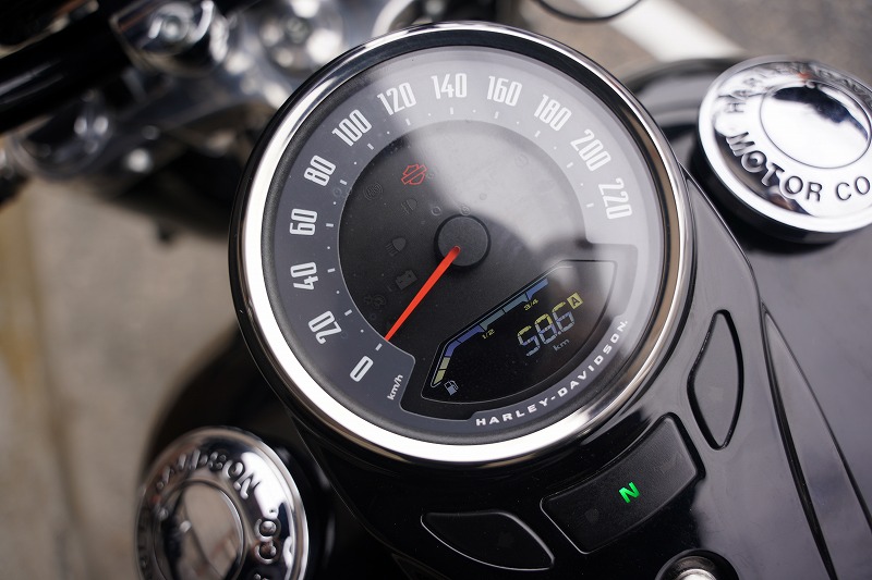 ハーレーダビッドソン　ソフテイルスリムFLSLのメーター内の曇り対策