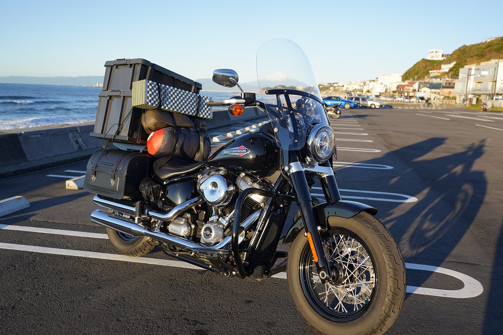 ハーレーダビッドソンFLSLキャンプ道具積載例