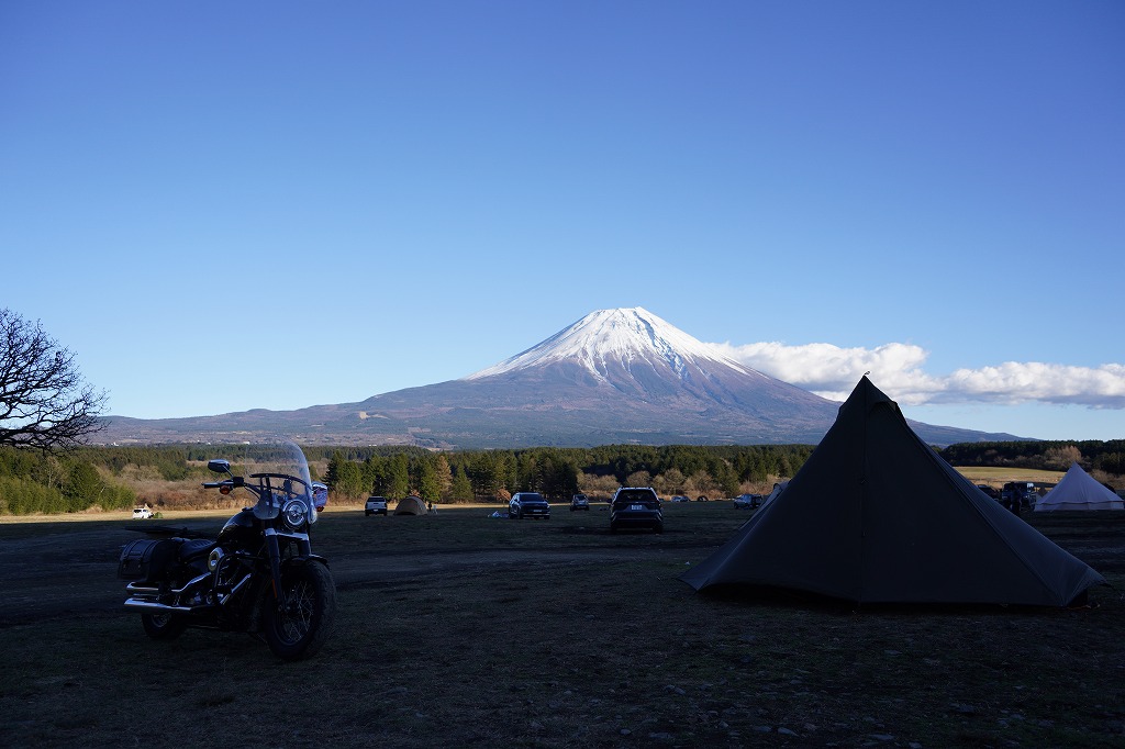 ふもとっぱらキャンプ場へ:ツーリングキャンプ写真