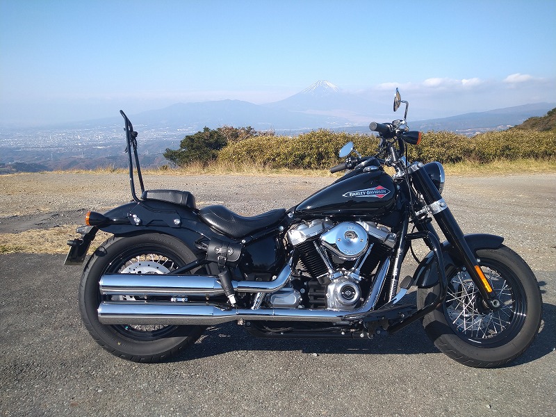 富士山と愛車の記念撮影