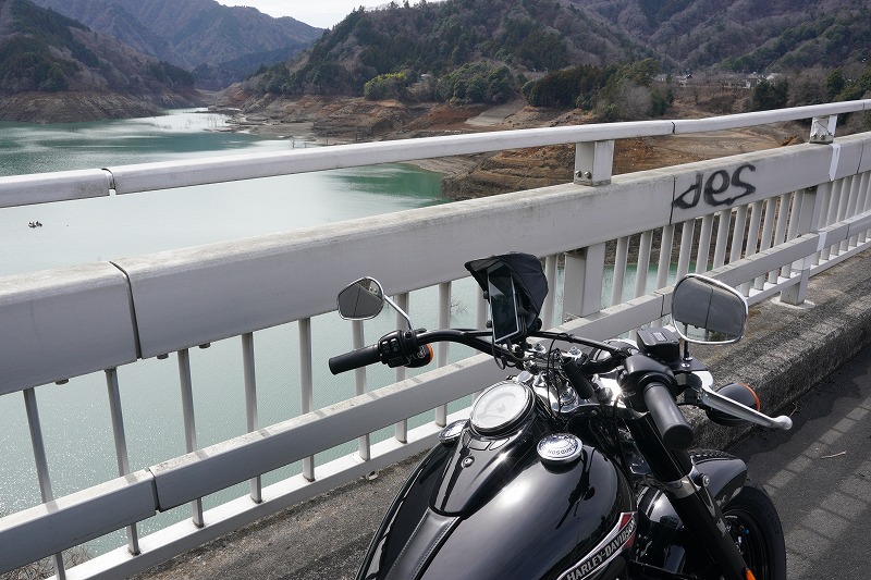 やまびこ大橋からの宮ケ瀬湖