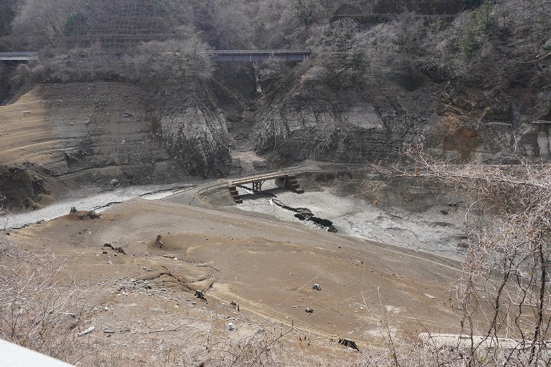 宮ケ瀬ダムの水没した橋